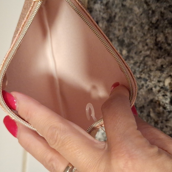 Ipsy Pink Metallic Pouch, Brush Set, Lip Gloss &  Elf Bronzer Bundle.  New! - Picture 4 of 8